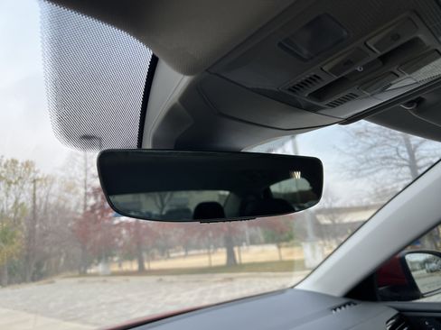 Certified 2022 Volkswagen Jetta SE image 24