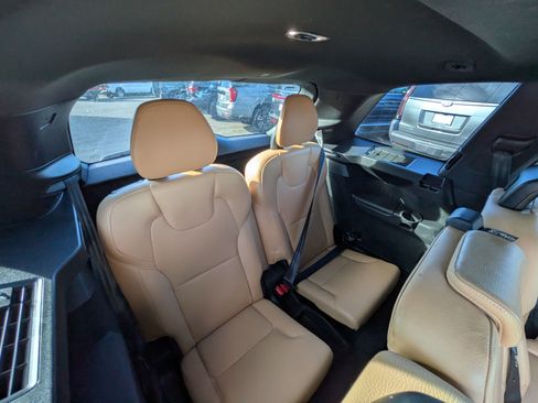 Used 2019 Volvo XC90 T6 Momentum w/ Advanced Package image 30