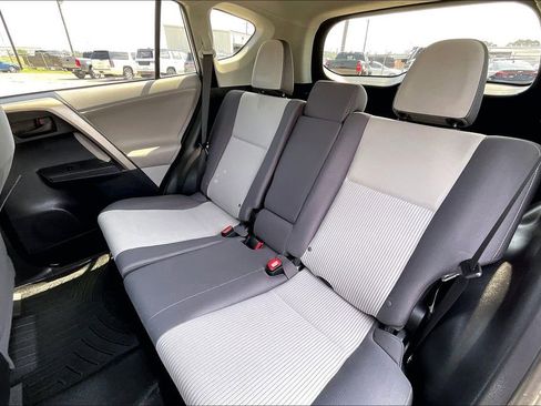 Used 2013 Toyota RAV4 XLE FWD image 19