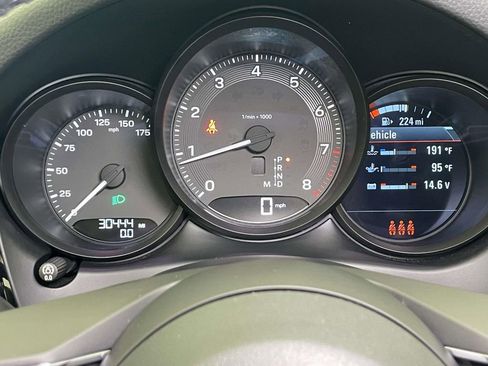 Certified 2022 Porsche Macan AWD/4WD image 46