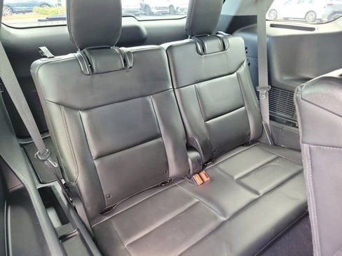 Used 2023 Ford Explorer XLT w/ Equipment Group 202A AWD/4WD image 13