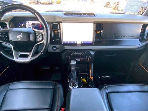 Used 2022 Ford Bronco Badlands image 17