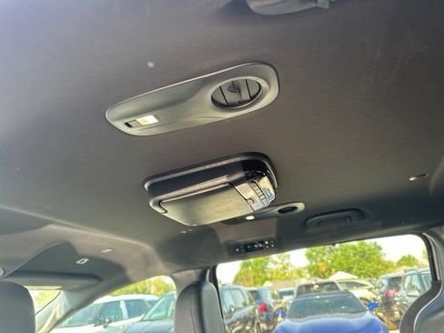 Used 2019 Chrysler Pacifica Touring-L w/ S Appearance Package FWD image 14