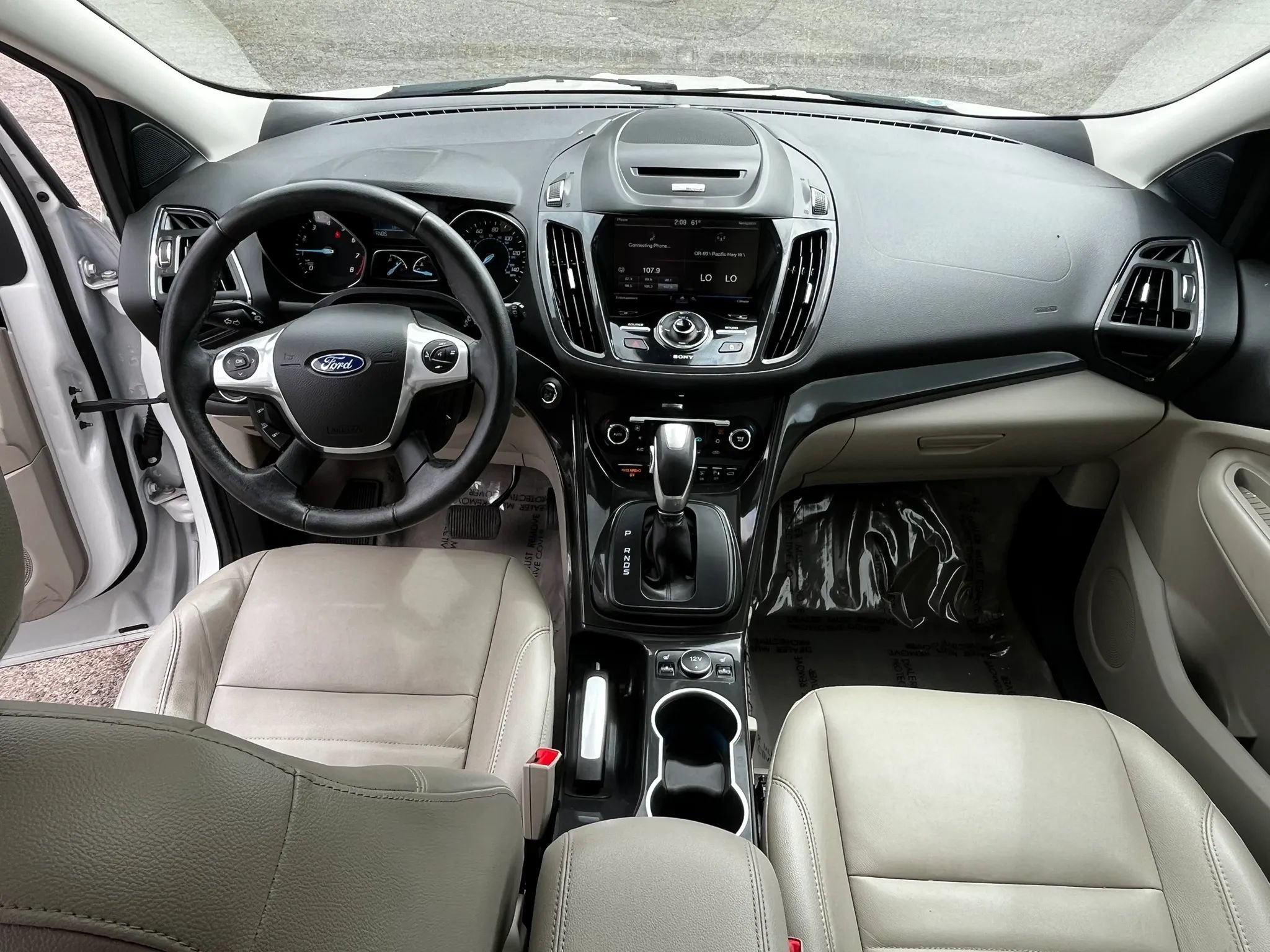 Used 2015 Ford Escape Titanium w/ Equipment Group 301A AWD/4WD image 13