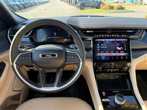 Used 2023 Jeep Grand Cherokee 4WD 4xe w/ Luxury Tech Group II image 14