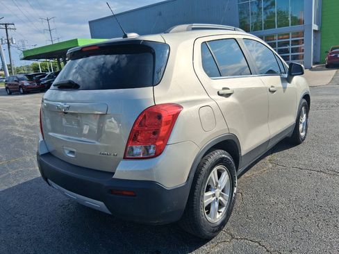 Used 2016 Chevrolet Trax LT w/ LT Sun and Sound Package FWD image 5