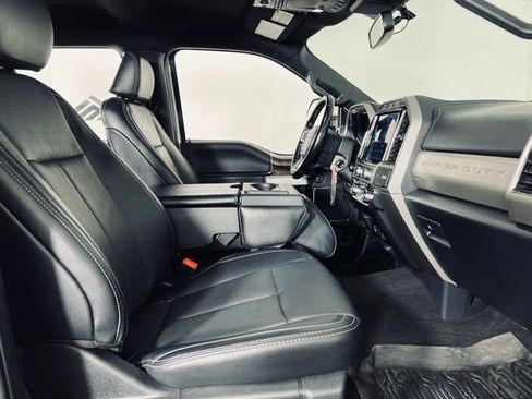Used 2022 Ford F350 Lariat w/ Chrome Package image 16