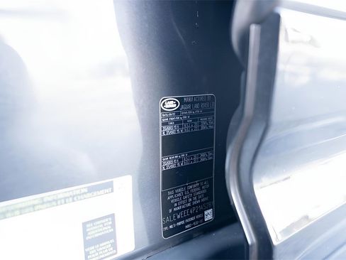 Used 2023 Land Rover Defender 110 V8 image 19