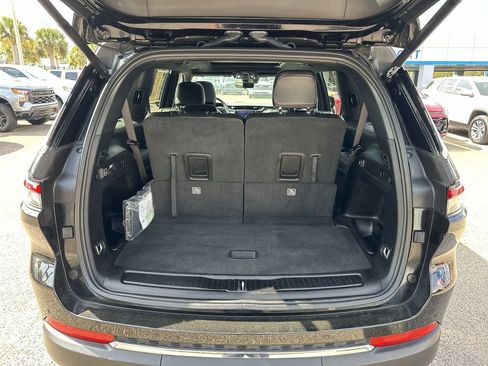 Used 2024 Jeep Grand Cherokee L Limited w/ Luxury Tech Group II image 25