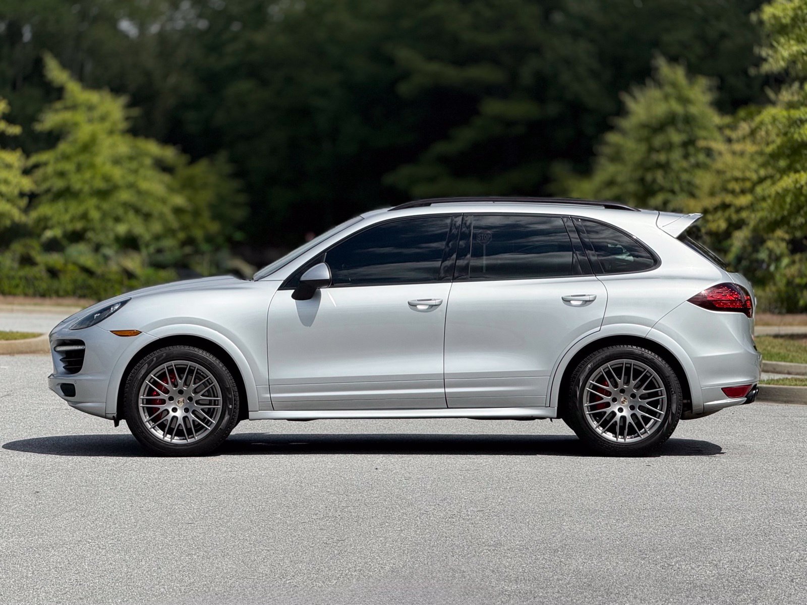 Used 2013 Porsche Cayenne GTS AWD/4WD image 8