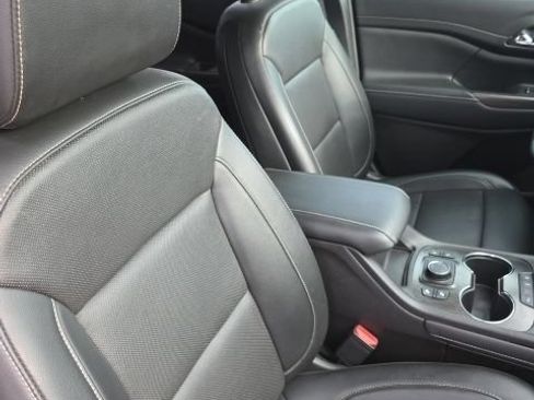 Used 2023 GMC Acadia SLT AWD/4WD image 31