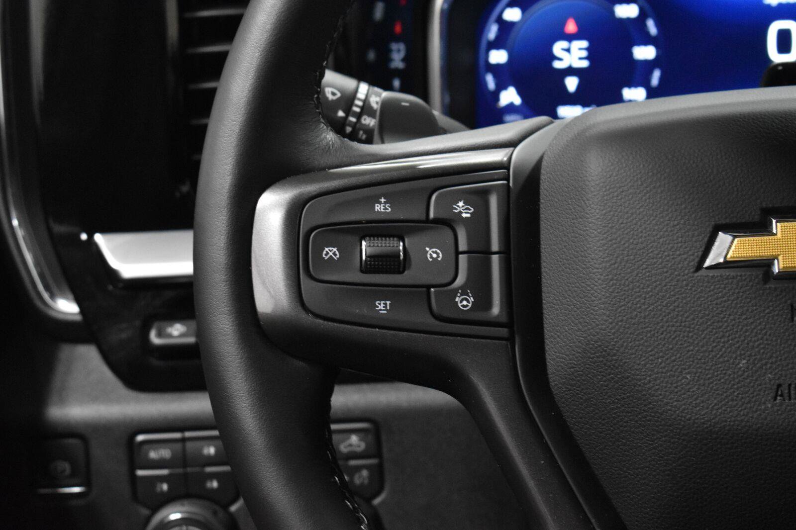 Used 2026 Chevrolet Silverado 1500 High Country w/ Technology Package AWD/4WD image 7