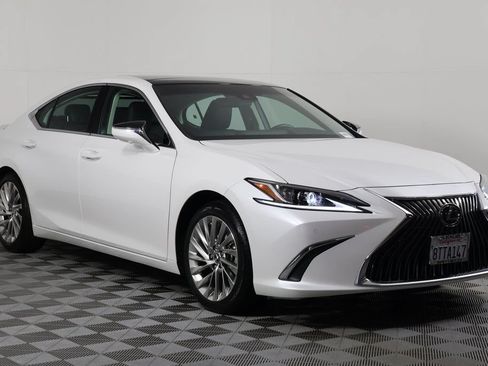 Certified 2021 Lexus ES 350 w/ Accessory Package FWD image 3