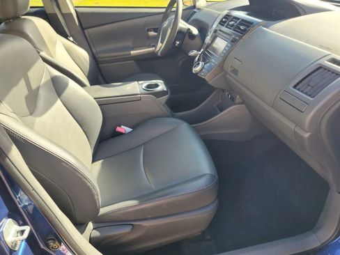 Used 2012 Toyota Prius V Five image 12
