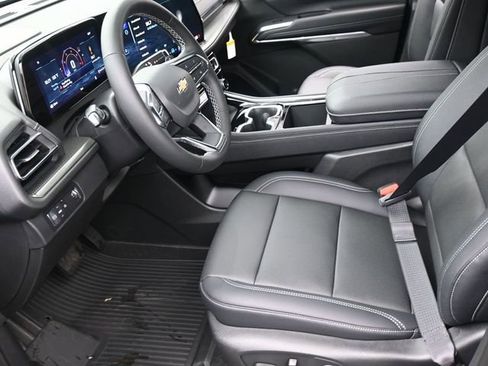 New 2026 Chevrolet Traverse LT w/ Sun and Wheel Package FWD image 8