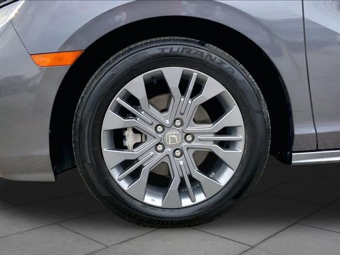 Used 2025 Honda Odyssey Touring image 11