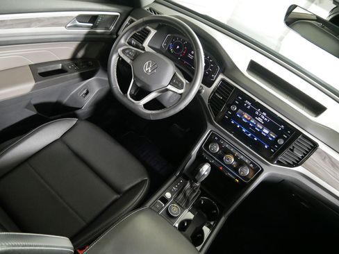 Used 2023 Volkswagen Atlas Cross Sport SE AWD/4WD image 8