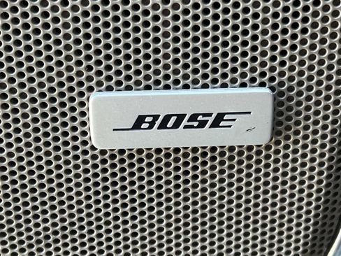 Used 2018 Chevrolet Suburban Premier image 24