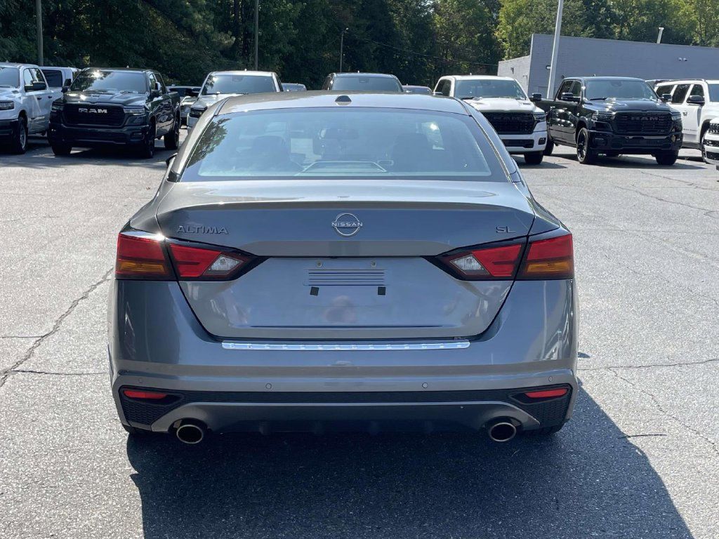 Used 2023 Nissan Altima 2.5 SL FWD image 7