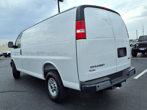 Used 2025 GMC Savana 3500 w/ Driver Convenience Package RWD image 24