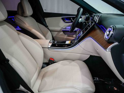 Used 2025 Mercedes-Benz C 300 Sedan image 16
