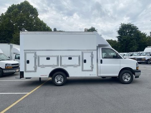 New 2025 Chevrolet Express 3500 w/ Power Convenience Package image 13