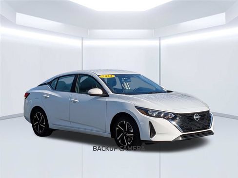 Used 2024 Nissan Sentra SV FWD image 9