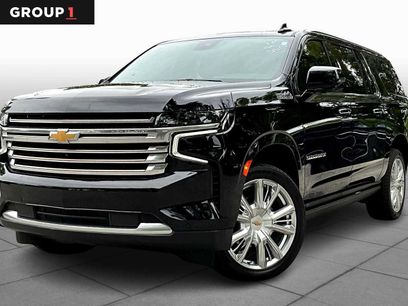 Used 2023 Chevrolet Suburban High Country w/ Premium Package 2