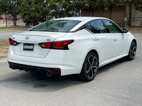 Used 2024 Nissan Altima 2.5 SR FWD image 7