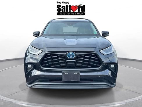 Used 2024 Toyota Highlander XLE AWD/4WD image 12