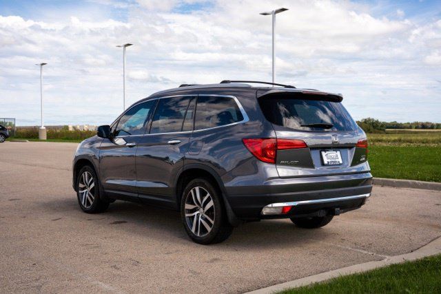 Used 2017 Honda Pilot Touring image 5