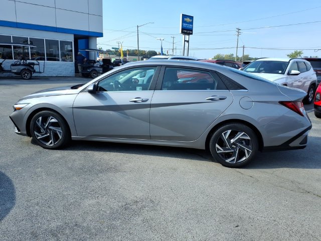 Used 2024 Hyundai Elantra SEL w/ Convenience Package FWD image 6