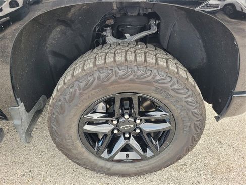 Used 2025 Chevrolet Silverado 1500 Custom Trail Boss w/ Dark Appearance Package image 24