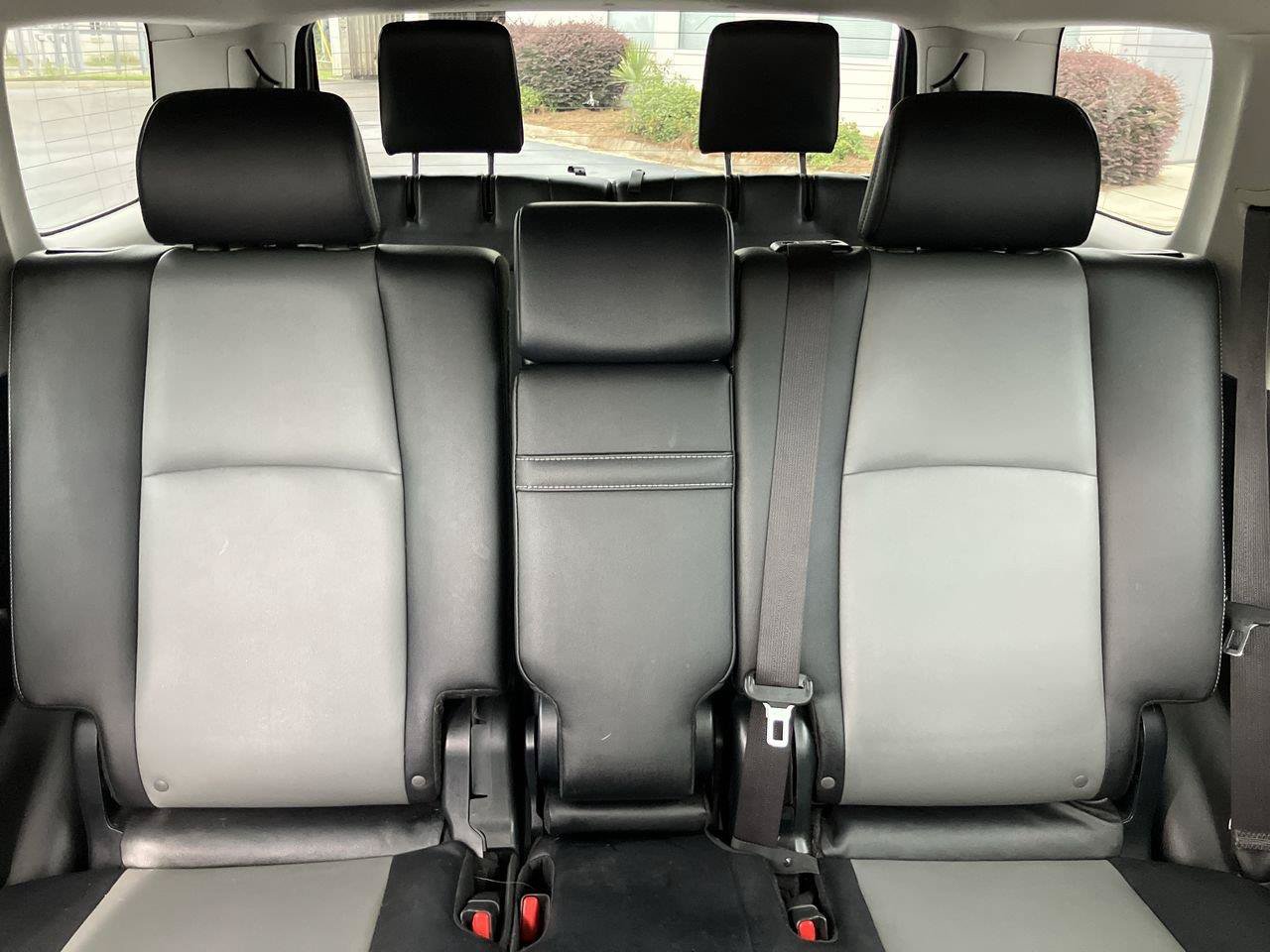 Used 2018 Toyota 4Runner SR5 Premium RWD image 36