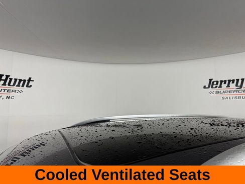 Used 2022 Volkswagen Tiguan SEL R-Line image 14