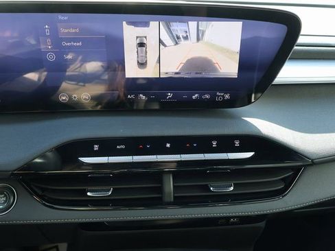 Certified 2025 Buick Enclave Preferred FWD image 27