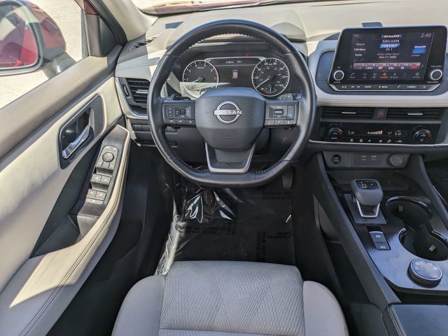 Used 2025 Nissan Rogue SV AWD/4WD image 16