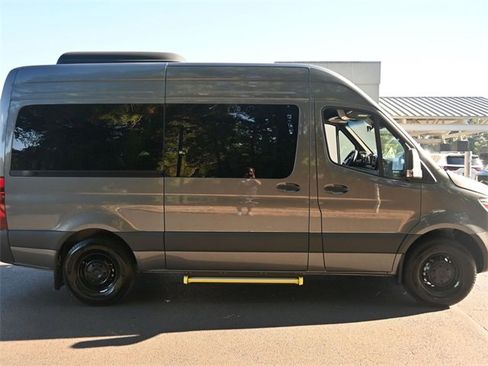 Used 2025 Mercedes-Benz Sprinter 2500 image 4