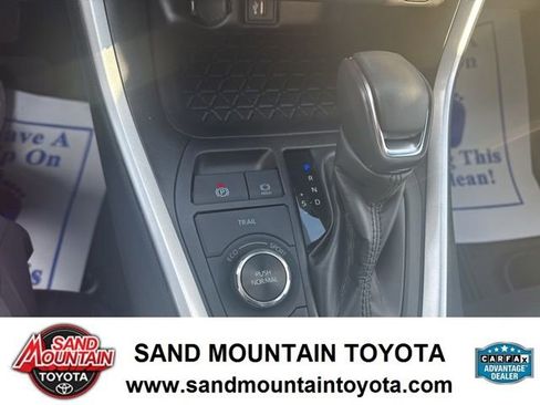 Used 2024 Toyota RAV4 SE image 22