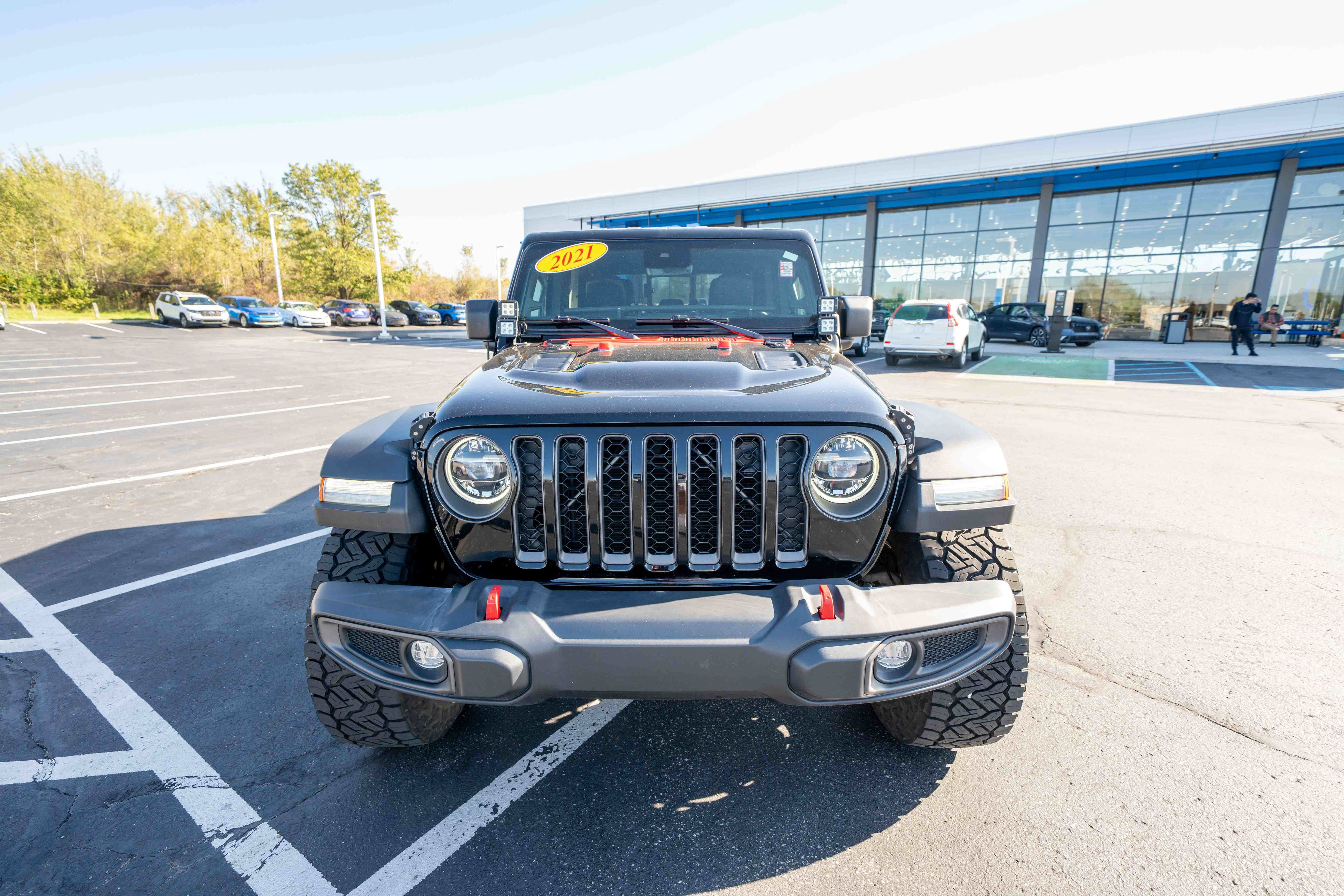 Used 2021 Jeep Gladiator Rubicon AWD/4WD image 2