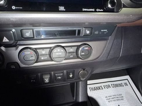 Used 2021 Toyota Tacoma Limited AWD/4WD image 38