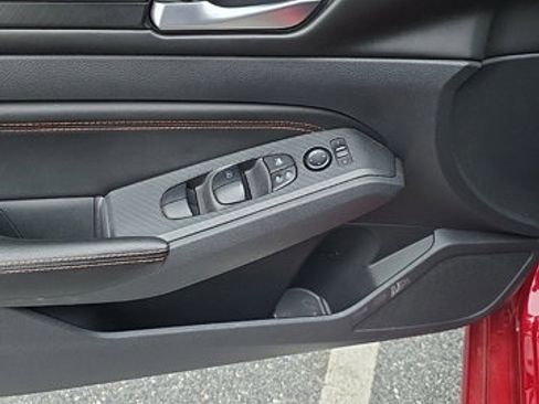 Used 2021 Nissan Altima 2.5 SR w/ SR Premium Package image 12