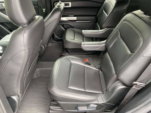 Used 2024 Ford Explorer XLT w/ Equipment Group 202A AWD/4WD image 16