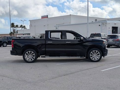 Used 2019 Chevrolet Silverado 1500 High Country w/ Technology Package image 4