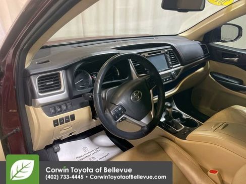 Used 2016 Toyota Highlander Limited Platinum image 11