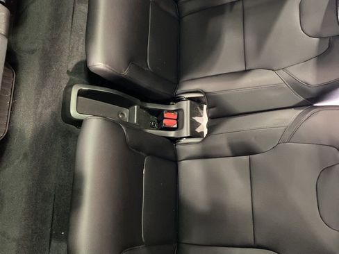 Used 2018 Volvo XC90 T5 Momentum w/ Convenience Package image 12