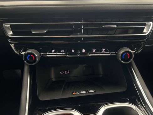 New 2026 Chevrolet Traverse LT w/ Enhanced Driving Package image 17