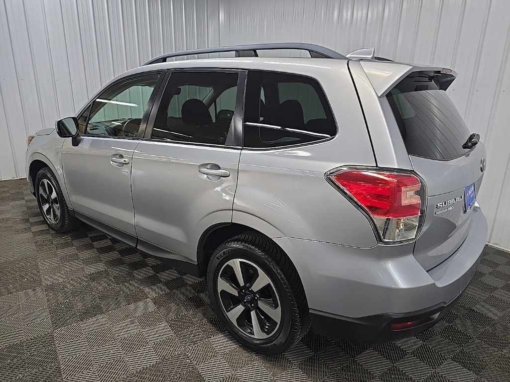Used 2018 Subaru Forester 2.5i Premium w/ All-Weather Package AWD/4WD image 9