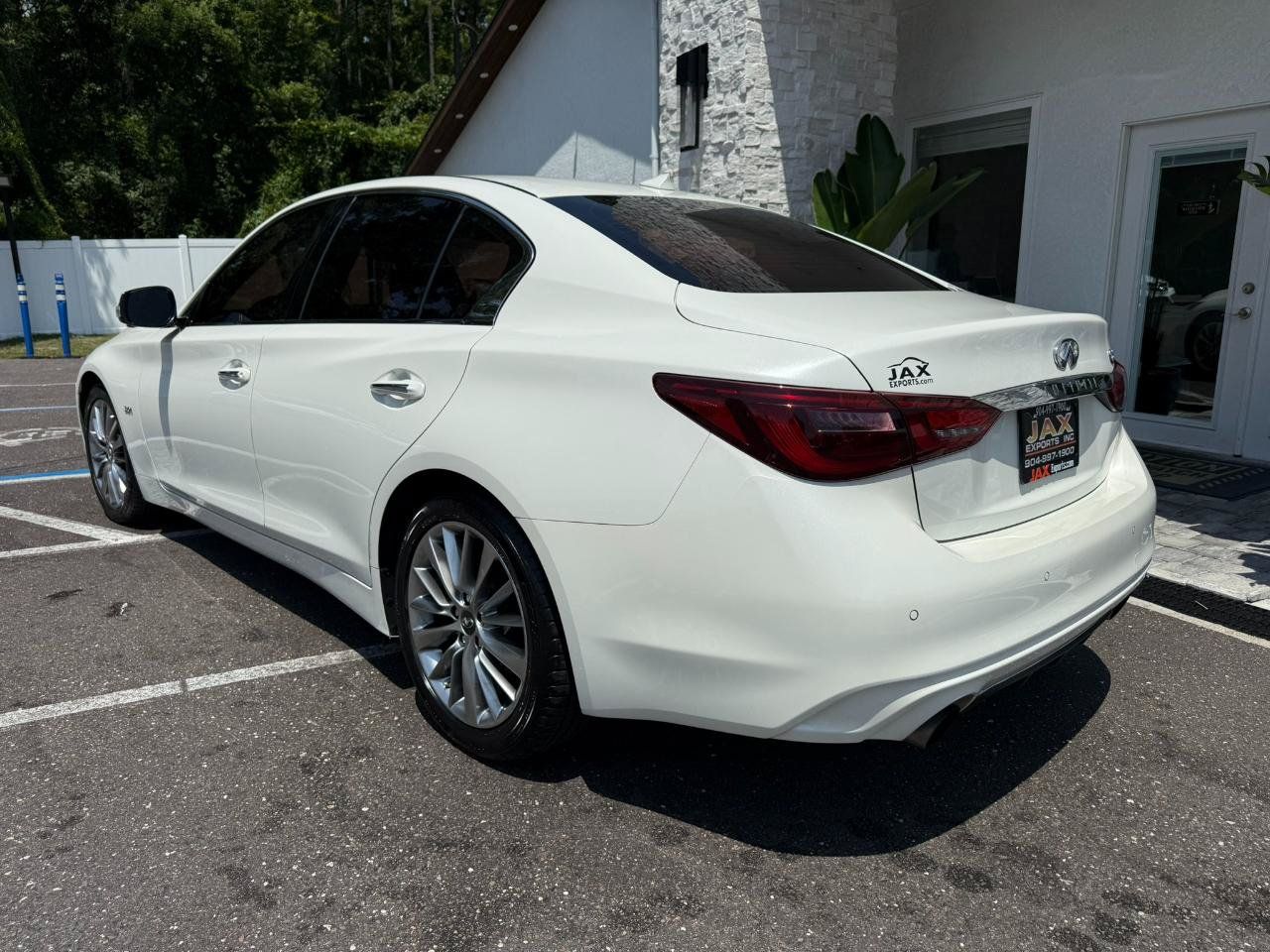 Used 2018 INFINITI Q50 Luxe w/ Sensory Package (Luxe) RWD image 3