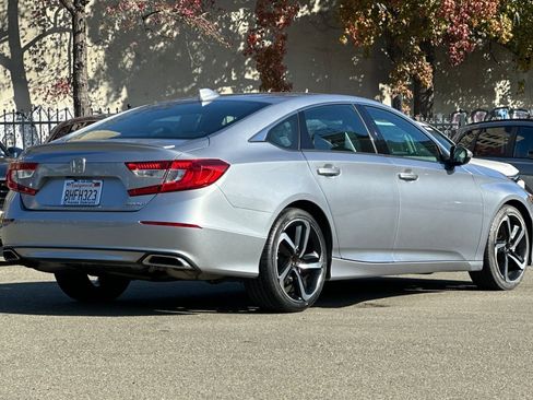 Used 2018 Honda Accord Sport image 4